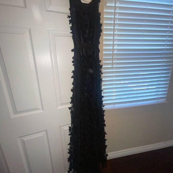 Tahari gown - Picture 7 of 9